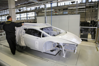 Illustration for article titled El minucioso proceso de construir un Lamborghini, foto a foto